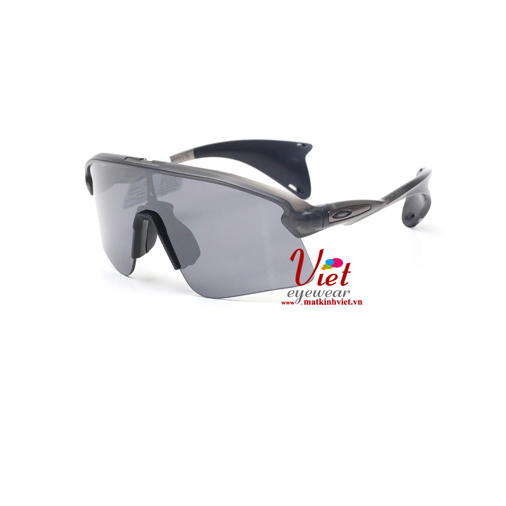 Kính mát Oakley OO9518 01